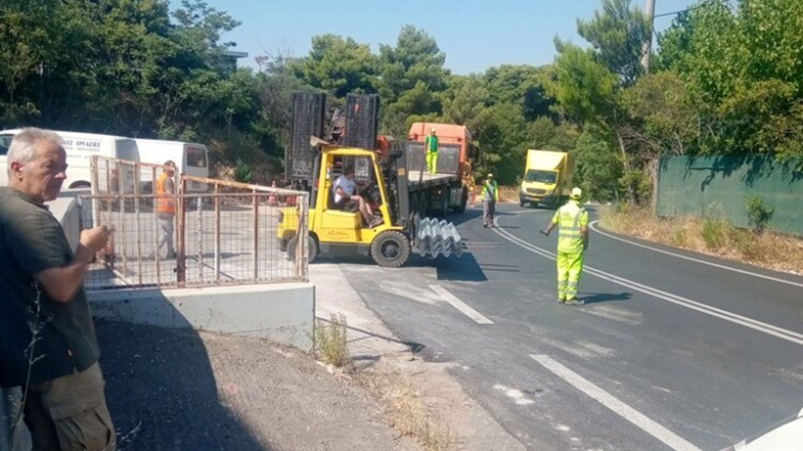 Αποκαταστάθηκε και παραδόθηκε στην κυκλοφορία η Δεκελείας
